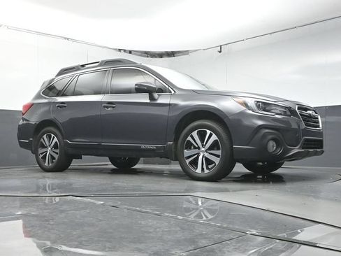 Used 2018 Subaru Outback 3.6R Limited AWD/4WD image 41