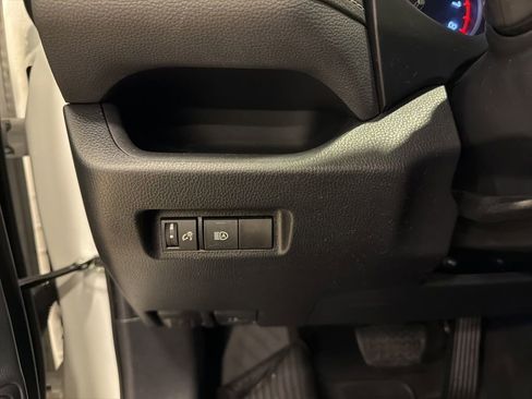 Used 2019 Toyota RAV4 LE image 17