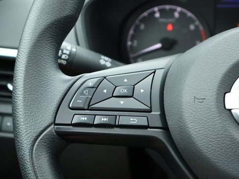 Used 2023 Nissan Altima 2.5 S FWD image 11