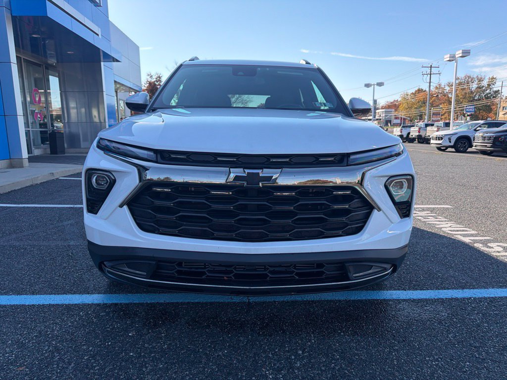 Used 2024 Chevrolet TrailBlazer ACTIV FWD image 2
