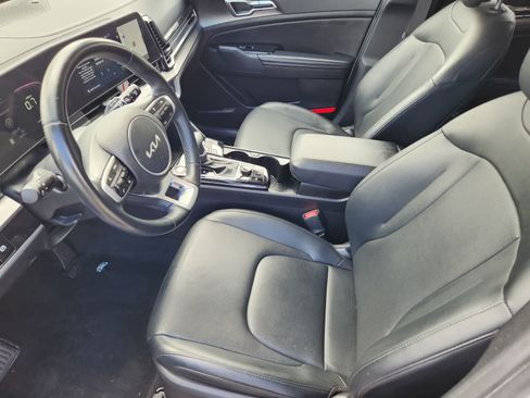 Used 2023 Kia Sportage EX FWD image 2