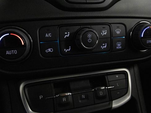 Certified 2023 GMC Terrain SLT image 24