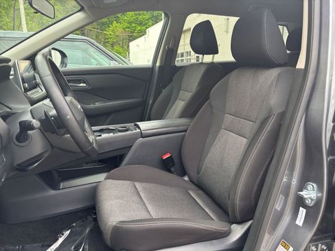 Used 2025 Nissan Rogue SV AWD/4WD image 38