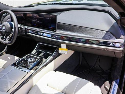 New 2025 BMW 760i xDrive image 25