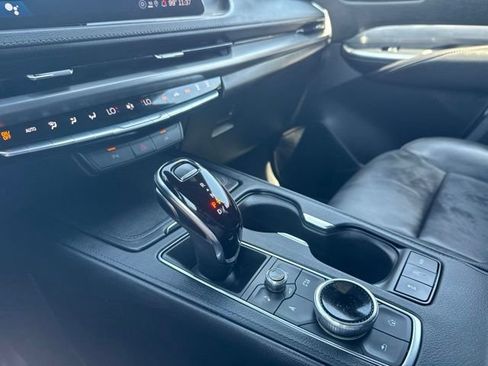 Used 2025 Cadillac XT4 Premium Luxury FWD image 17
