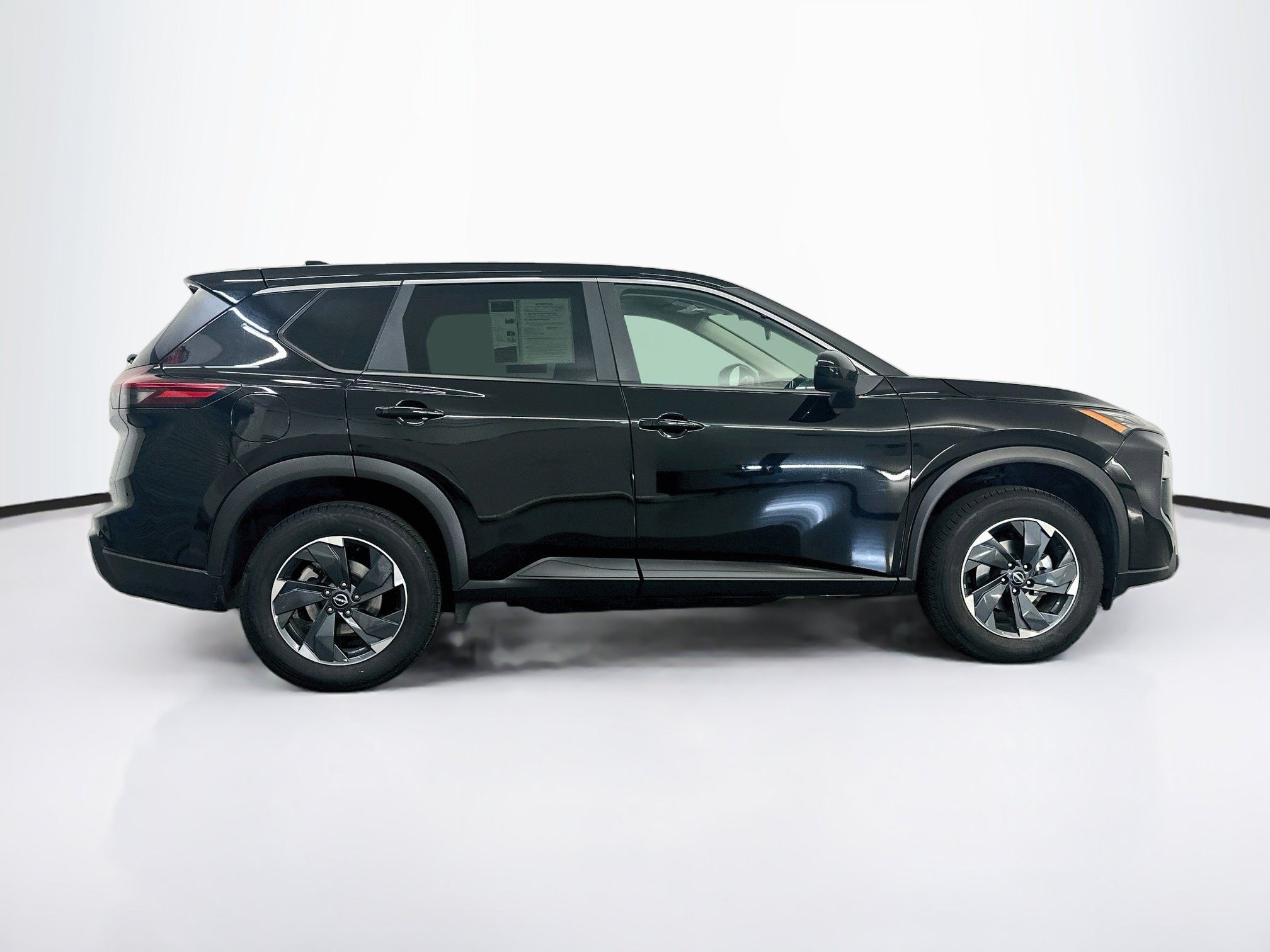 Used 2025 Nissan Rogue SV AWD/4WD image 10