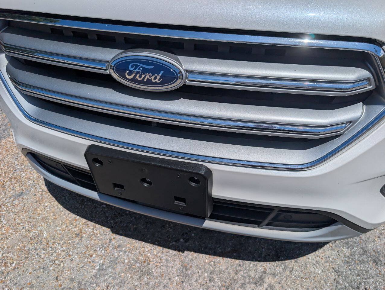 Used 2017 Ford Escape Titanium w/ Equipment Group 301A FWD image 12