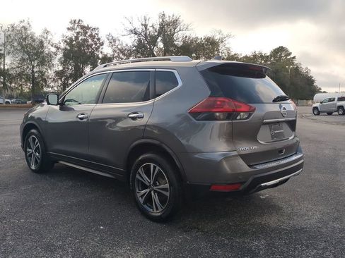 Certified 2019 Nissan Rogue SV w/ Sun & Sound Touring Package image 6
