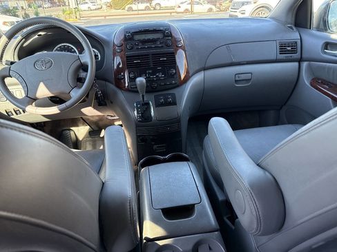 Used 2005 Toyota Sienna image 19