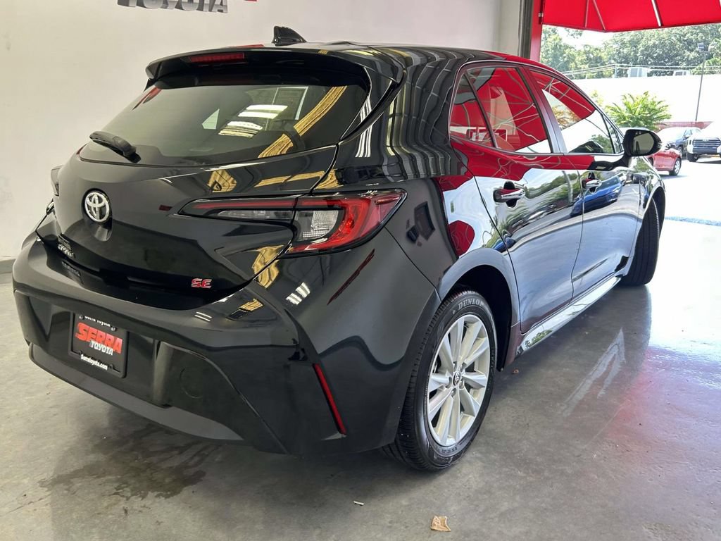 Certified 2025 Toyota Corolla SE FWD image 3