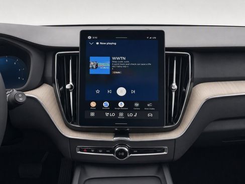 Certified 2026 Volvo XC60 B5 Plus AWD/4WD image 15