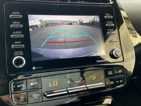 Used 2021 Toyota Prius L Eco image 24