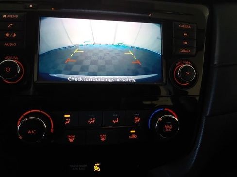 Used 2018 Nissan Rogue S AWD/4WD image 19