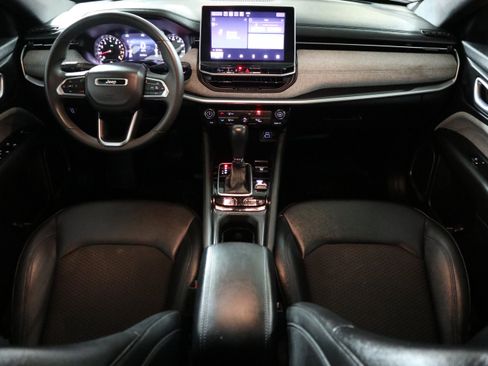 Used 2024 Jeep Compass Latitude AWD/4WD image 14