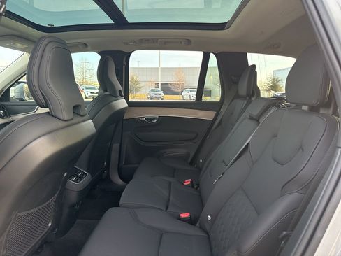 Used 2025 Volvo XC90 B6 Plus image 16