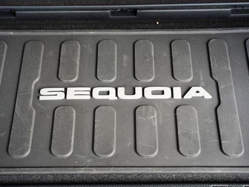 Used 2026 Toyota Sequoia Platinum AWD/4WD image 19