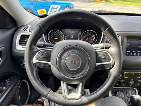 Used 2019 Jeep Compass Latitude w/ Cold Weather Group AWD/4WD image 22