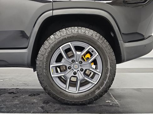 Used 2023 Rivian R1S Adventure AWD/4WD image 10