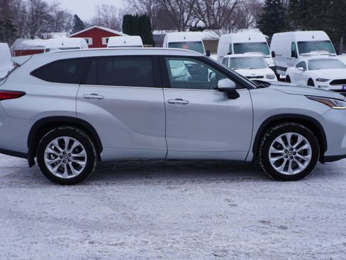 Used 2021 Toyota Highlander Limited image 6