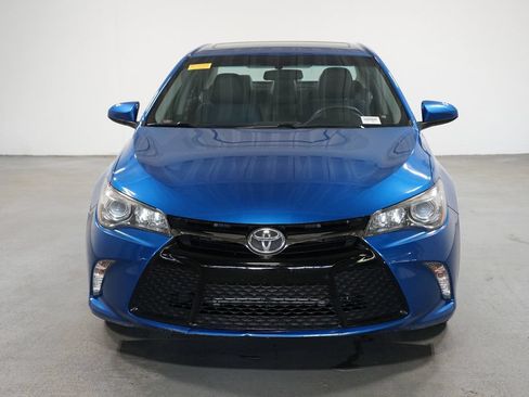 Used 2016 Toyota Camry SE FWD image 2