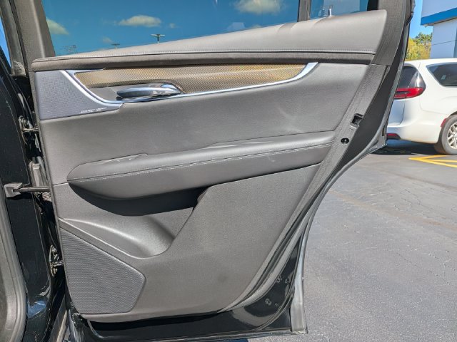 Used 2024 Cadillac XT6 Sport w/ Platinum Package AWD/4WD image 18