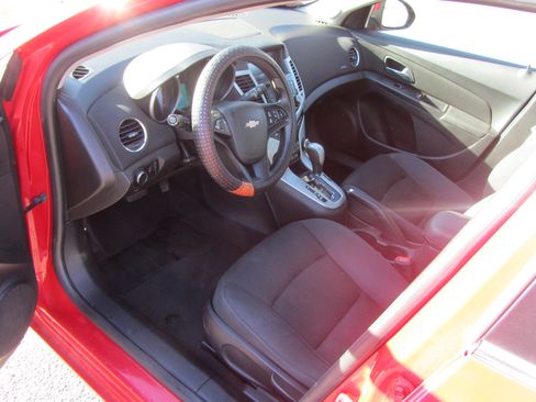 Used 2015 Chevrolet Cruze LT image 15