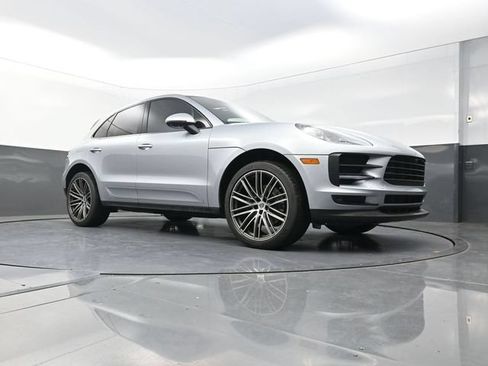 Used 2019 Porsche Macan AWD/4WD image 31