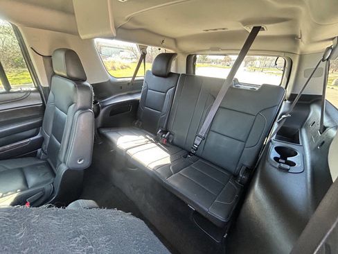 Used 2017 Chevrolet Suburban LT image 14