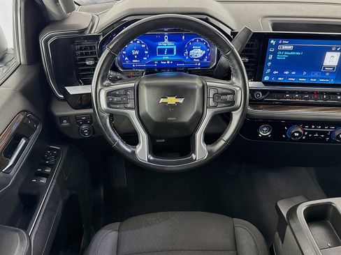 Used 2023 Chevrolet Silverado 1500 LT AWD/4WD image 16