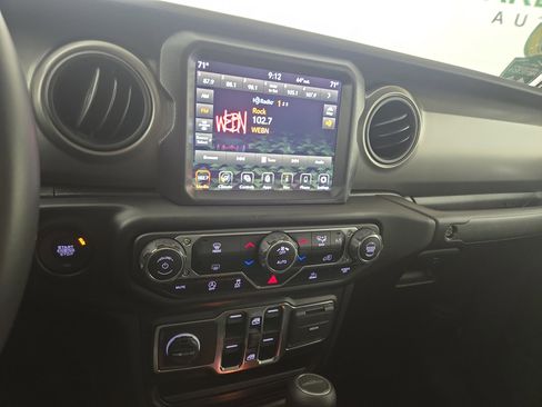 Certified 2021 Jeep Gladiator Sport image 23
