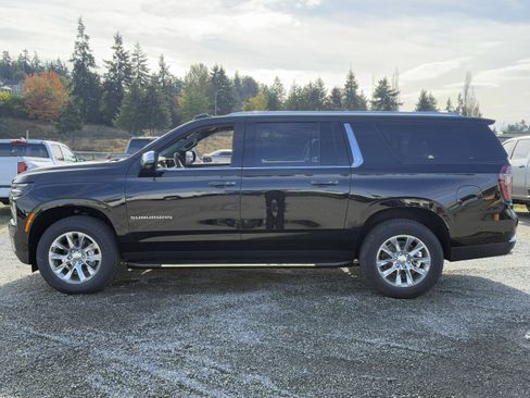 New 2026 Chevrolet Suburban Premier image 2