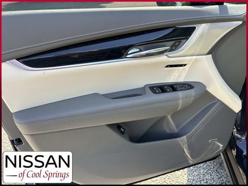 Used 2025 Cadillac XT6 Premium Luxury w/ Technology Package FWD image 19