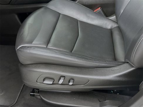 Used 2023 Cadillac XT6 Sport image 9