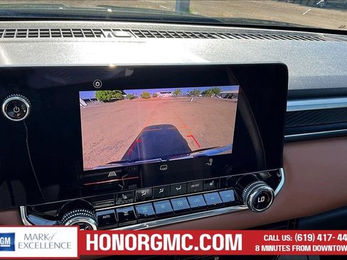 Used 2024 GMC Canyon AT4 AWD/4WD image 15