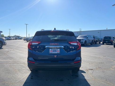 Used 2022 GMC Terrain SLE w/ Driver Convenience Package FWD image 7