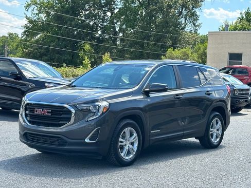 Used 2021 GMC Terrain SLE FWD image 2