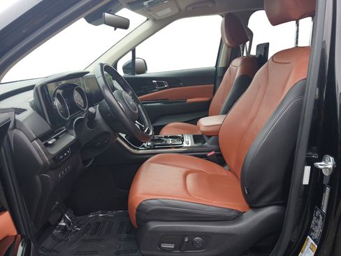 Used 2022 Kia Carnival SX image 9