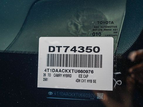 Used 2026 Toyota Camry SE FWD image 15