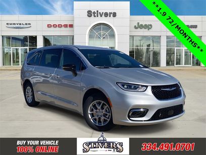 New 2026 Chrysler Pacifica Select