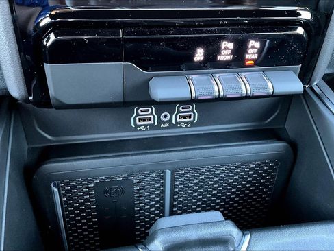 New 2026 RAM 1500 Big Horn w/ Night Edition AWD/4WD image 19