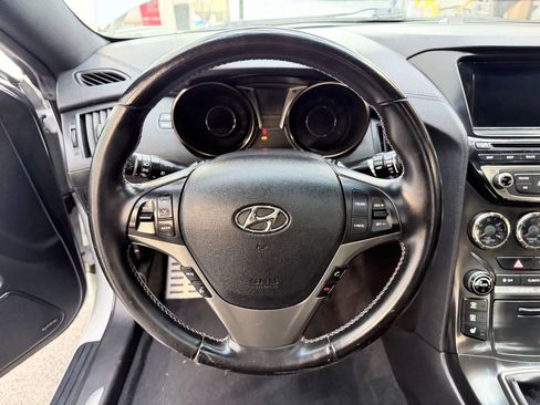 Used 2013 Hyundai Genesis 3.8 image 16