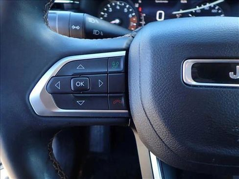 Used 2022 Jeep Compass Limited image 11