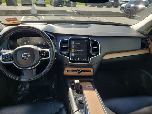 Used 2022 Volvo XC90 T8 Inscription Expression AWD/4WD image 3