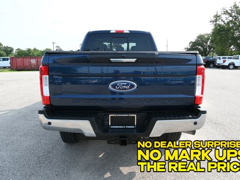 Used 2019 Ford F250 Lariat w/ Lariat Value Package AWD/4WD image 3