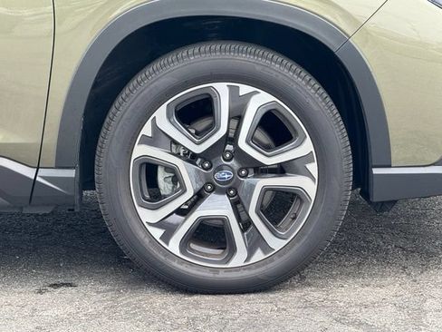Used 2025 Subaru Ascent Touring AWD/4WD image 3
