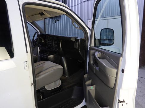 Used 2015 Chevrolet Express 3500 LT w/ LT Preferred Equipment Group image 11