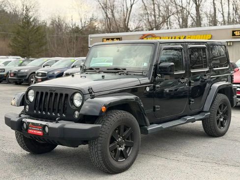 Used 2014 Jeep Wrangler Unlimited Sahara image 4