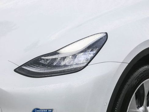 Used 2021 Tesla Model Y Long Range image 6