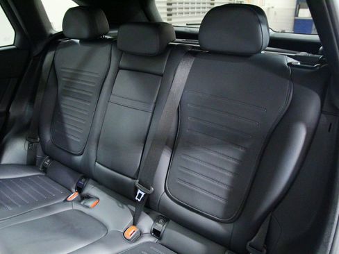 Used 2023 Mercedes-Benz GLC 300 4MATIC image 31