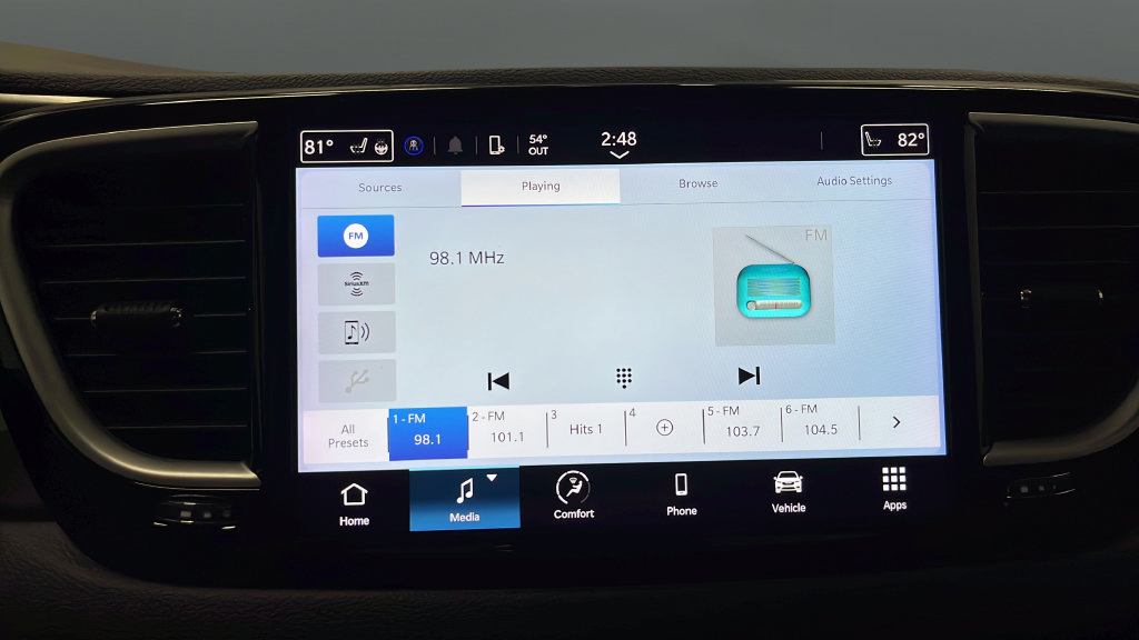 Used 2024 Chrysler Pacifica Touring-L FWD image 14